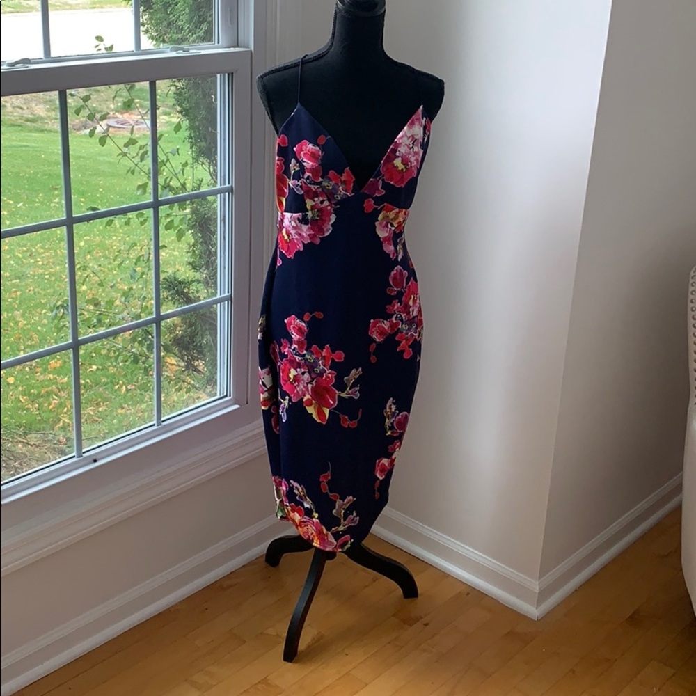 Women’s fitted floral dress